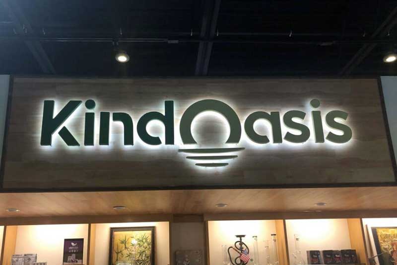Halo lighted plastic gemlite letters for Kind Oasis